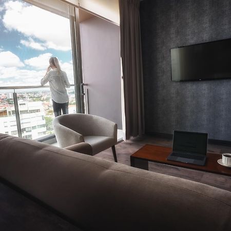 Urban Suites Apart Hotel Santa Cruz de La Sierra Bagian luar foto