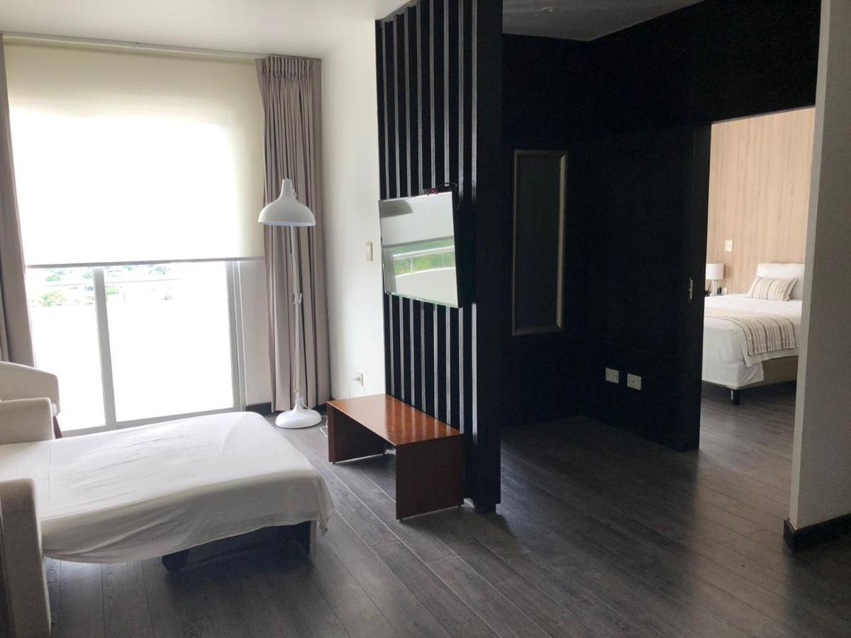 Urban Suites Apart Hotel Santa Cruz de La Sierra Bagian luar foto