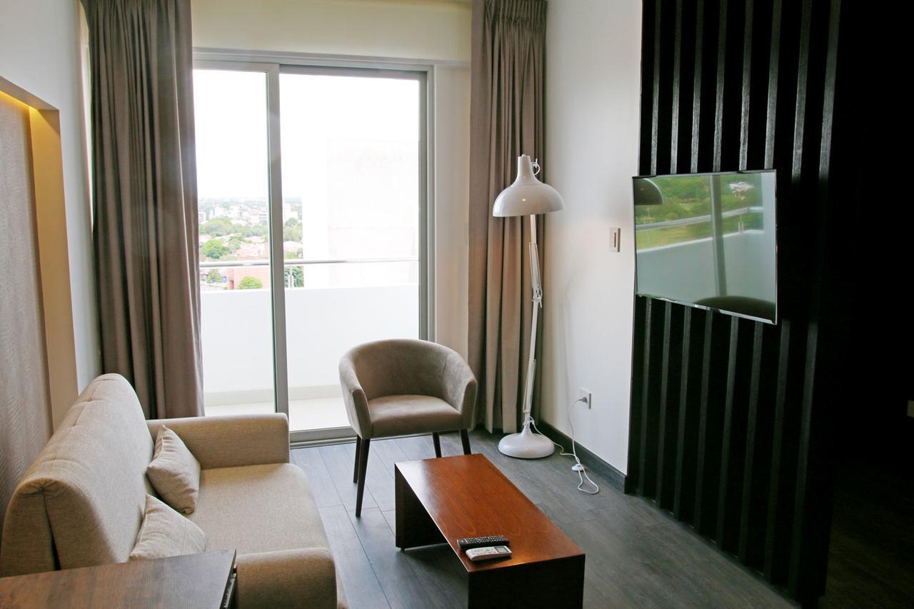 Urban Suites Apart Hotel Santa Cruz de La Sierra Bagian luar foto