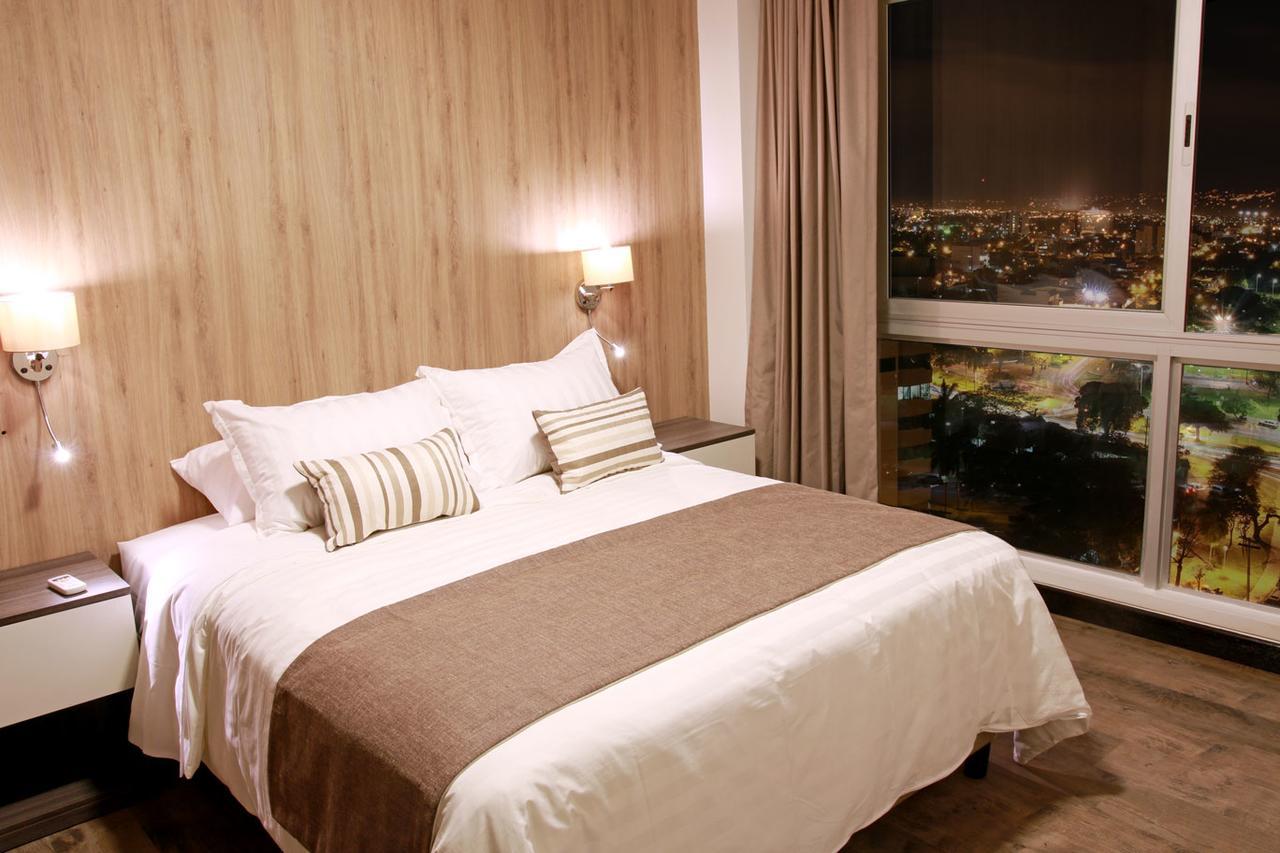 Urban Suites Apart Hotel Santa Cruz de La Sierra Bagian luar foto