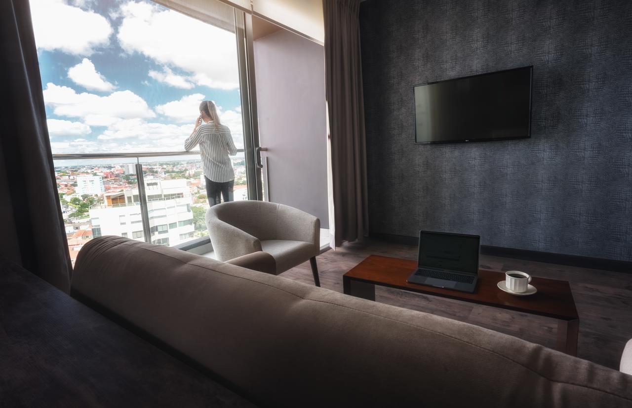 Urban Suites Apart Hotel Santa Cruz de La Sierra Bagian luar foto