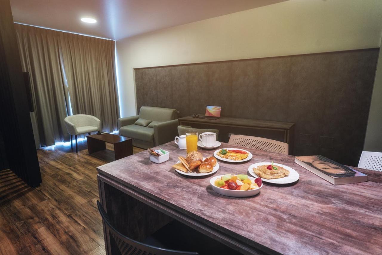 Urban Suites Apart Hotel Santa Cruz de La Sierra Bagian luar foto